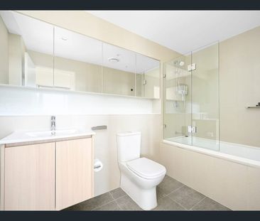 SPACIOUS 2 BEDROOM UNIT WITH STUDY - Photo 3