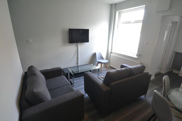 3 bedroom terraced house to rent - Photo 1