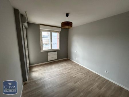Location Appartement 2 pièces 47m² LILLE 59000 - Photo 4