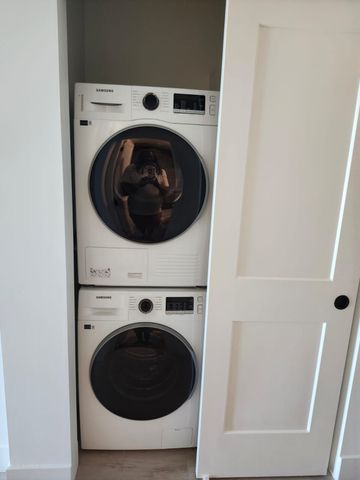 Studio for Rent 620 Coronation Avenue - Photo 2