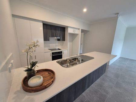 Fresh, Modern & Effortlessly Stylish - Welcome Home - Photo 5