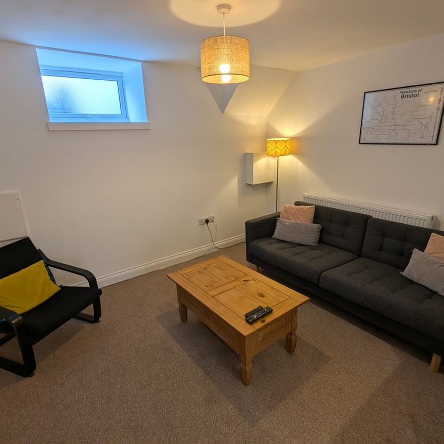 Room in a Shared House, Montgomery Street, BS3 - Photo 1