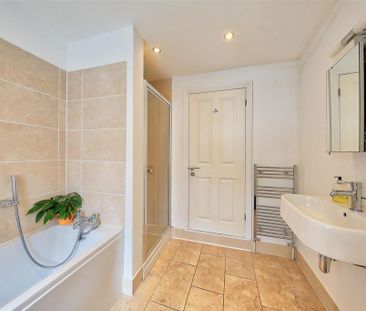 3 bedroom semi-detached house to rent - Photo 1