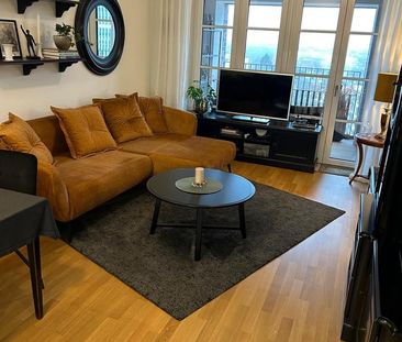 Möblierte 2-Zimmer-Wohnung im 10. OG mit Blick über Hamburg - Photo 2