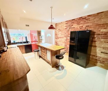 2 bedroom terraced house to rent - Photo 3