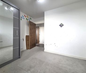 3 bedroom flat to rent - Photo 4