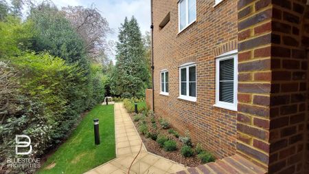 3 bedroom apartment to rent - Photo 2