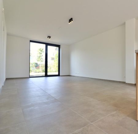 Nieuwbouwwoning met 4 slp, tuin en autostaanplaats in het Edward Poppe Woonpark voor 1.195 EUR/mmnd - Foto 3