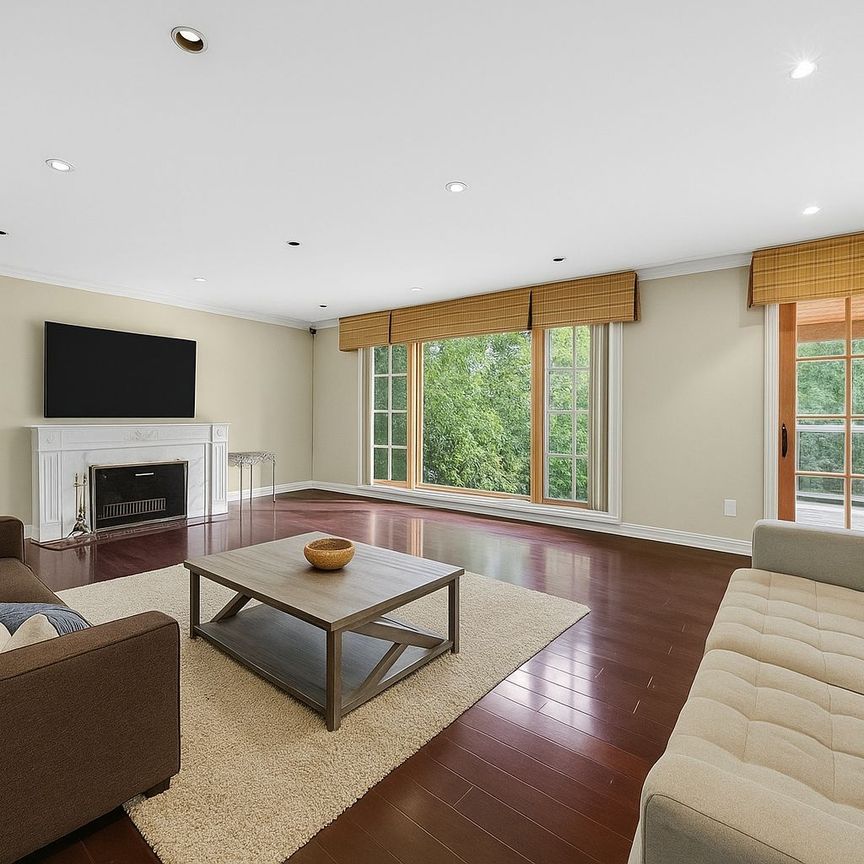 For Lease - 11 Tudor Gate, Toronto, Ontario - Photo 1