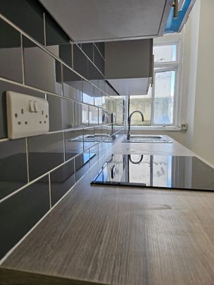 Studio Flat, Brunswick Place, BN3 - Photo 1