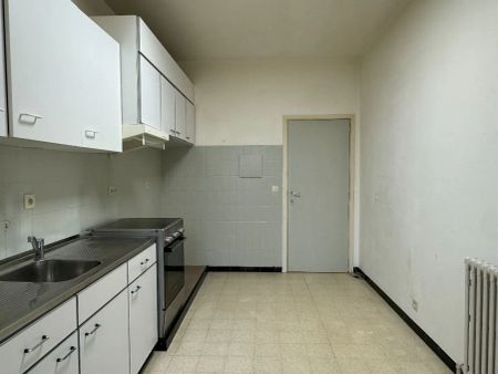 Zeer ruim appartement (150 m²) op de eerste verdieping. - Photo 2