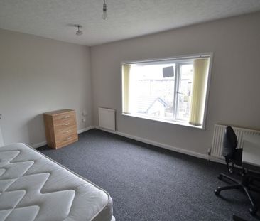 Room in a Shared House, Manchester, M7 - Photo 1