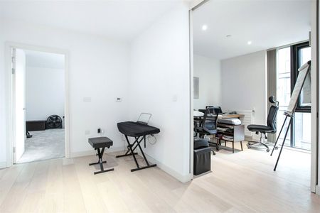 Starboard Way, London, E16 2PE - Photo 2