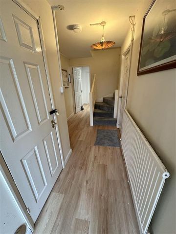 1 bedroom in a house share to rent - Photo 5