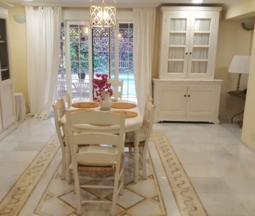 Luxury Villa for rent in Nueva Andalucia, Andalusia - Photo 1