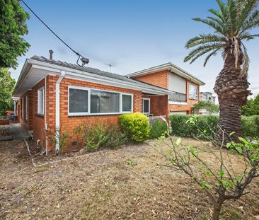 TWO BEDROOM VILLA UNIT WITH PRIVATE GARDEN AND LOCK UP GARAGE - Photo 5