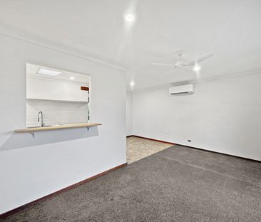 Under 5 Minutes to Safety Bay Beach & Brand New Carpets - Photo 1