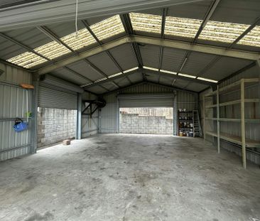 HIDDEN GEM IN SOUTH GLADSTONE WITH OCEAN VIEW - Photo 2