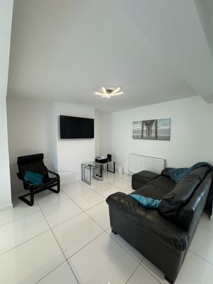 5 Bed Terraced House, Stanley Crescent, BS34 - Photo 1