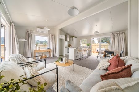 Brand New 3 Bedroom – Modern, Warm & Low Maintenance - Photo 3