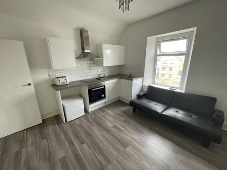 1 bedroom flat to rent - Photo 3