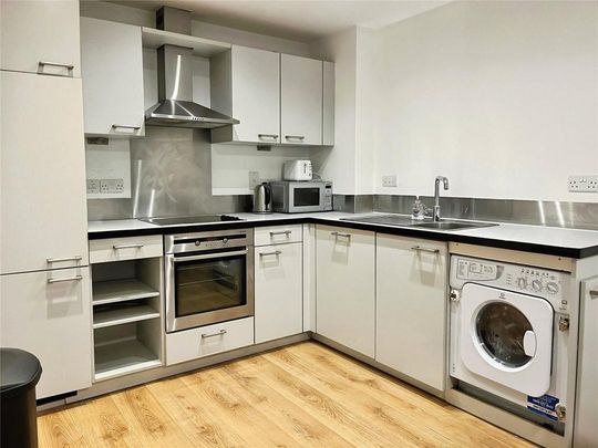 2 bedroom flat to rent - Photo 1