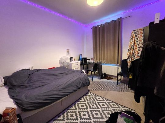 6 bedroom terraced house to rent - Photo 1