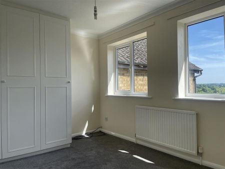 2 bedroom semi-detached house to rent - Photo 5