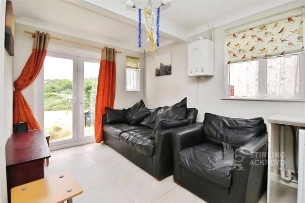 The Oval, Guildford, Surrey, GU2 7TZ - Photo 1