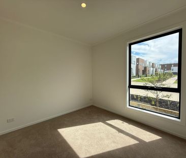 Modern Family Home in Wollert with 4 Bedrooms - Photo 5