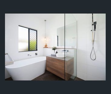 Stylish Family Retreat in Prime Noosaville Location – Pool, Solar &... - Photo 6