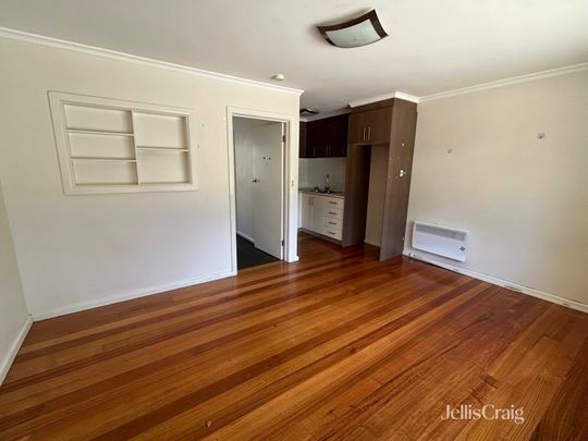 2/43 Gillies Street, Fairfield VIC 3078 - Apartment For Rent | Domain - Photo 1
