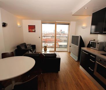 2 bedroom flat to rent - Photo 1