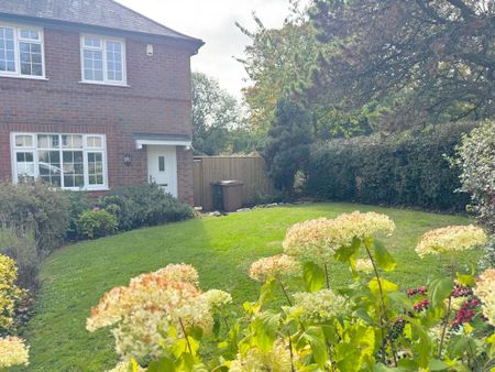 2 bedroom semi-detached house to rent - Photo 3