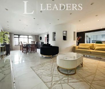 4 bedroom detached to rent Powers Hall End, Witham - Photo 6