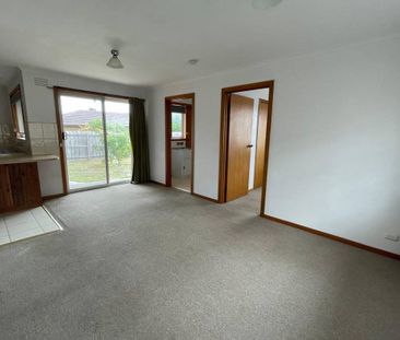 FAMILY HOME | GREAT LOCATION | - Photo 2