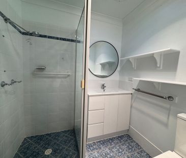 Handy Redcliffe Location - Photo 6