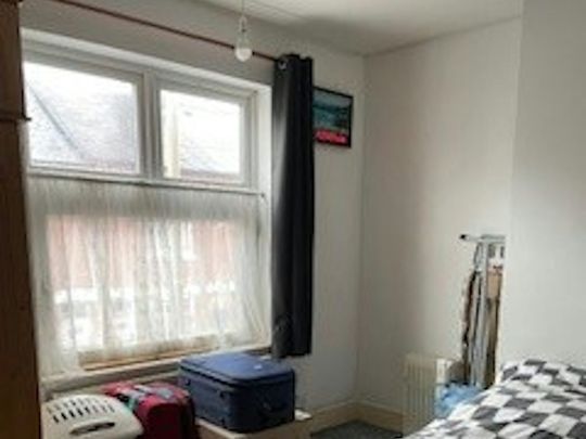 Terraced House to rent on - Photo 1