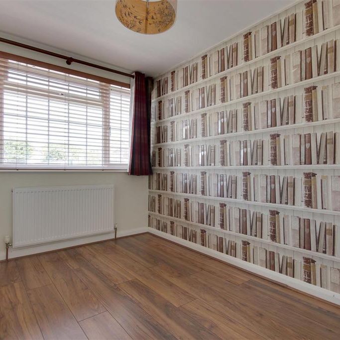 4 bedroom semi-detached house to rent - Photo 1