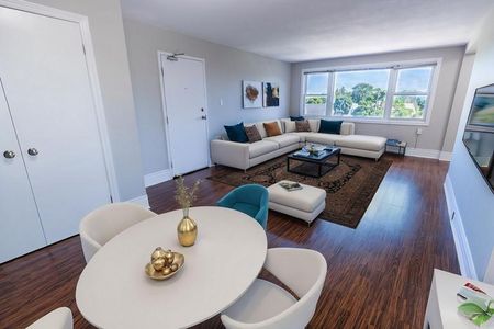 apartments at 143 Westchester Crescent - Photo 2