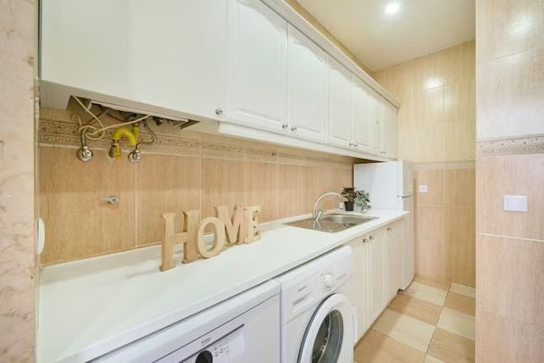 Rua Sampaio e Pina, Lisbon, Lisbon 1070-051 - Photo 1