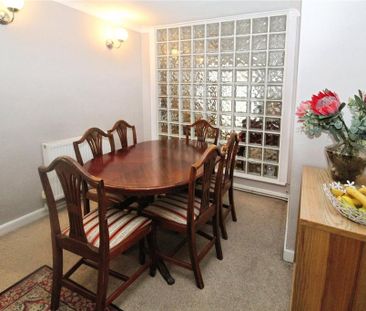 3 bedroom detached house to rent - Photo 3