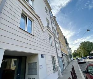 1190! Erstbezug nach Sanierung! Klimatisierte 4-Zimmer Wohnung mit Balkon Nähe Rudolfinerhaus ab Mitte Oktober 26! - Photo 1