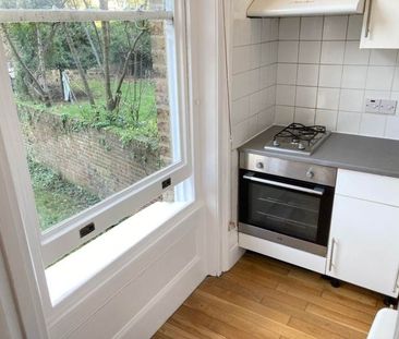 Studio Flat, Very Near Grange Park Triangle Area, W5 - Photo 4