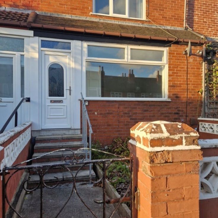 3 Bed Terraced House, Mexborough Grove, LS7 - Photo 1