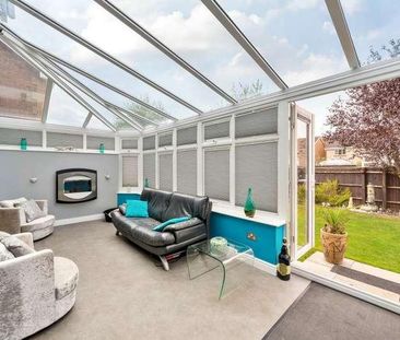 Linden Way, Peatmoor, SN5 - Photo 1