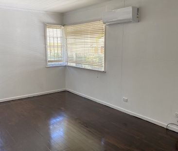 Furnished 1 Bedroom Renovated student accommodation - Close to UQ a... - Photo 3