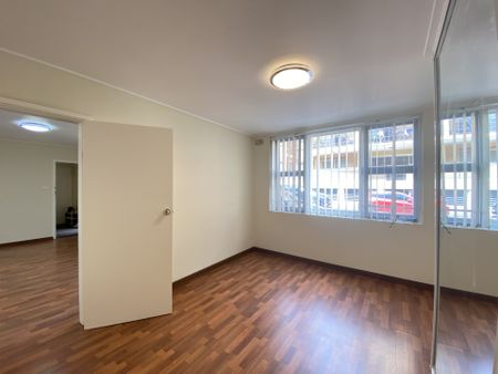 Spacious Apartment In Prime Location - Photo 3