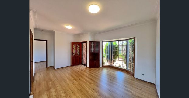 YOUNG 2 BEDROOM VILLA - Photo 1