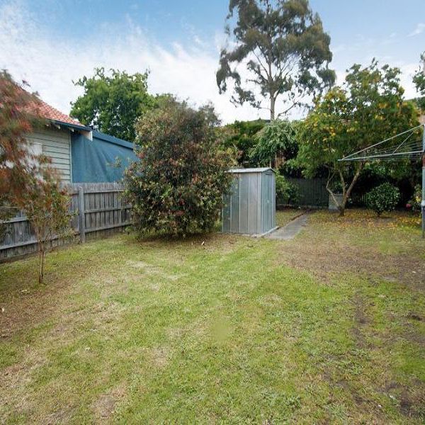 9 Lincoln Avenue, Oakleigh VIC 3166 - House For Rent | Domain - Photo 1